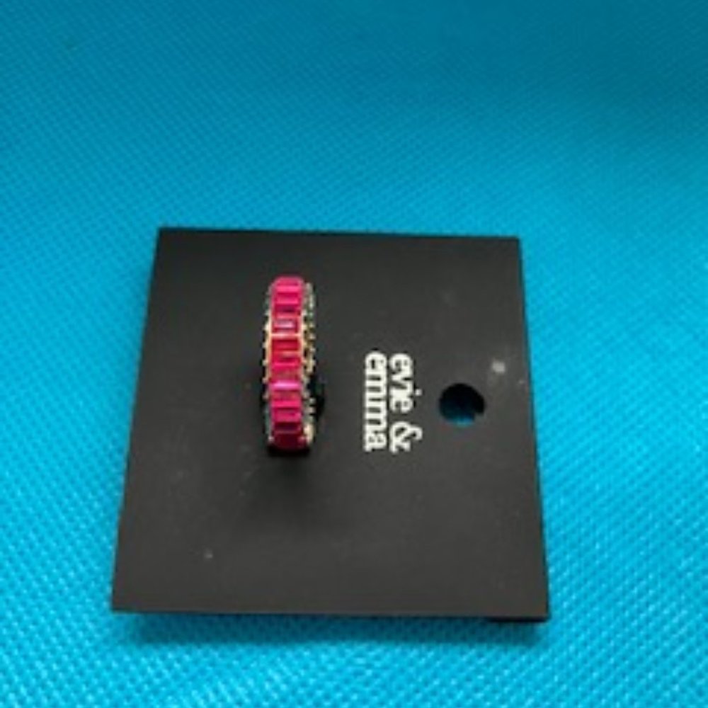 NWT!  EVIE & EMMA - SIZE 8 PINK BANDED STONE RING